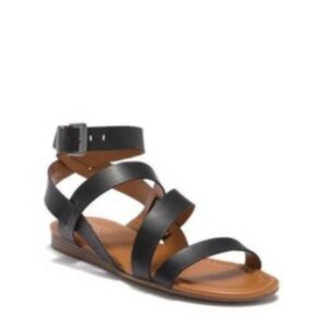 Black strappy leather Sandals